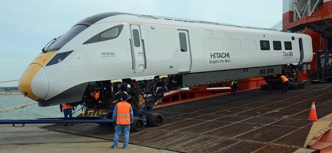   日立製作所の新型高速列車、イギリスに到着