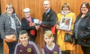 £530 donation to youth football club in memory of Ronnie Kipling