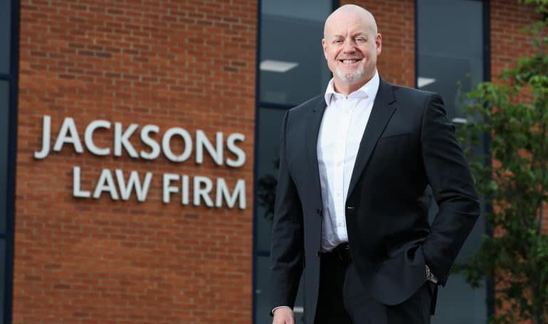 Experienced solicitor takes up lead corporate role with law firm